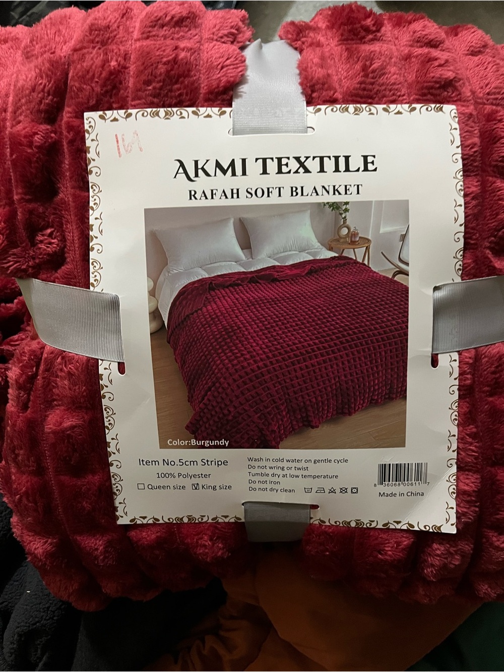 Burgundy Rafah Soft Blanket